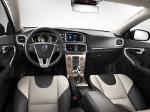 Volvo V40 Cross Country 2012 года